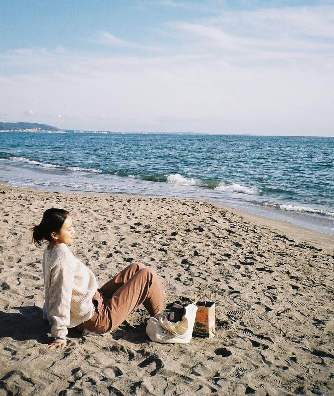 栗山遥さんのインスタグラム写真 - (栗山遥Instagram)「Film. 陽射しがとても暖かかった日。幸せなランチと、止まらないおしゃべり🌼💕」3月3日 19時00分 - harukakuriyama