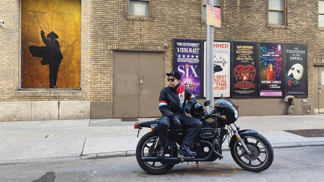 綾部祐二さんのインスタグラム写真 - (綾部祐二Instagram)「I love Harley Davidson and New York City. @harleydavidson  @harleydavidsonjapan  #xlcr #amfharleydavidson #shovelhead」3月3日 12時22分 - yujiayabe