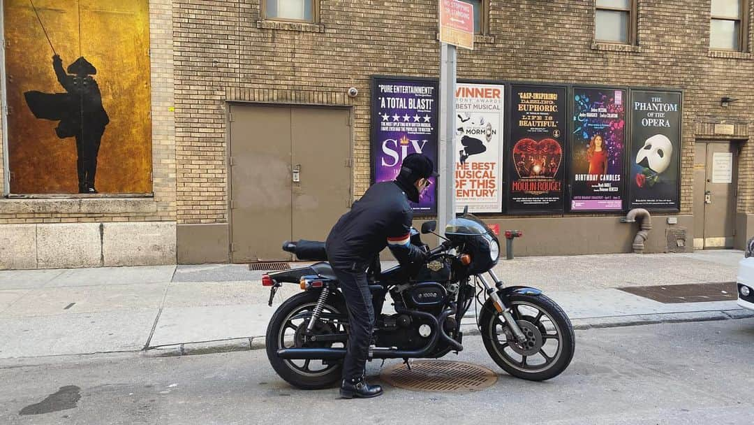 綾部祐二さんのインスタグラム写真 - (綾部祐二Instagram)「I love Harley Davidson and New York City. @harleydavidson  @harleydavidsonjapan  #xlcr #amfharleydavidson #shovelhead」3月3日 12時22分 - yujiayabe