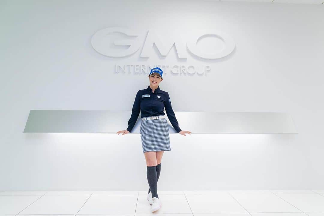 古閑美保のインスタグラム：「この度、GMOインターネットグループのアンバサダーに就任させていただきました！ 同社グループと共にゴルフ界におけるスポーツ支援に取り組んで参ります！ 多くの方々にゴルフの魅力を伝え、より身近なものに感じ ていただけるよう、様々な形での情報発信にも取り組んでまいります。 #GMO」