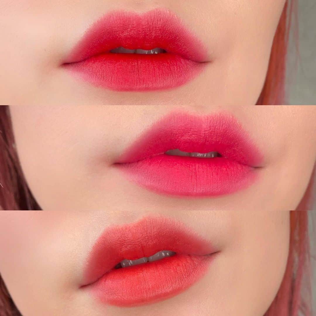 M∙A∙C Cosmetics Japanのインスタグラム：「【明日公式オンライン先行発売！】 夜桜からインスパイアされたムード溢れるコレクション #MACブラックチェリー 🌸🖤 ㅤ 鮮やかな発色のリップスティックには、マットな限定色がラインアップ✨レッドやピンクなど、ムーディーな夜にも映える明るいカラーをそろいます💄 ㅤ 画像1枚目上から ■リップスティック(税込3,630円) ☑︎ムーディ ブルーム：ブライトイエローレッド ☑︎ドラマラマ：ピンクコーラル ☑︎ブルームボックス：ブライトサーモンピンク ㅤ *3月4日(木) 公式オンライン先行発売 ※午前10時発売予定。システムの影響により、多少前後する可能性がございます。何卒ご了承ください。 *3月5日(金) 全国発売 ㅤ Makeup by @mac_isetan.shinjuku  #MACBLACKCHERRY #桜コスメ」