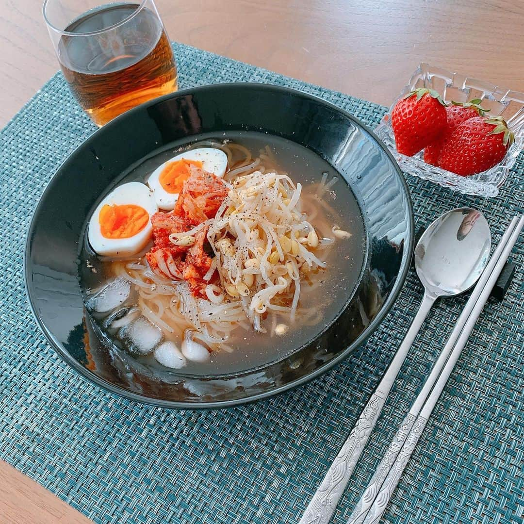 佐藤弥生のインスタグラム：「おつかれーめん♡ この季節がやってきましたね‼️ #冷麺#冷麺女子#冷麺大好き#韓国料理」