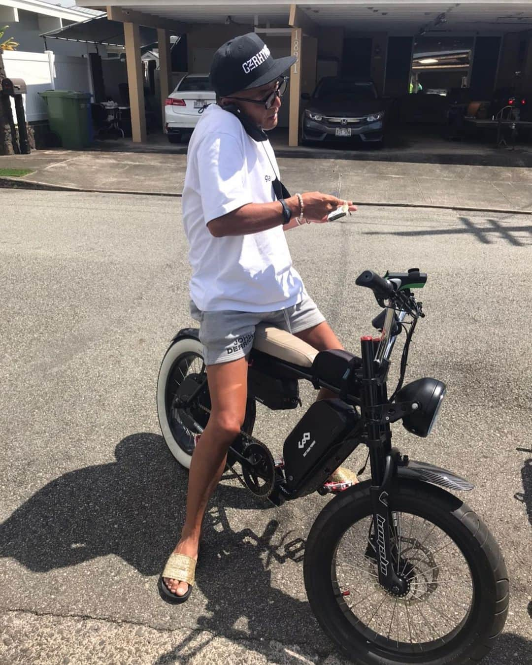 塩澤弘太郎のインスタグラム：「#電動自転車」