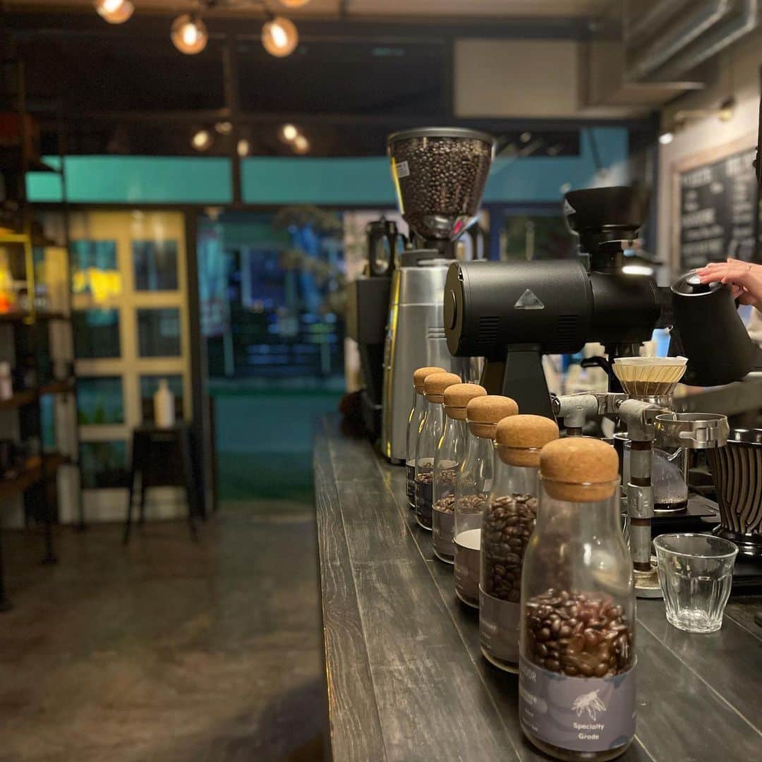 高原直泰さんのインスタグラム写真 - (高原直泰Instagram)「3月になりました。 今月も楽しんでいきましょう。 変わらないスタート。 #rokkancoffee  #朝の一杯 #朝は浅煎りの豆でスッキリと」3月3日 14時04分 - takahara.osv