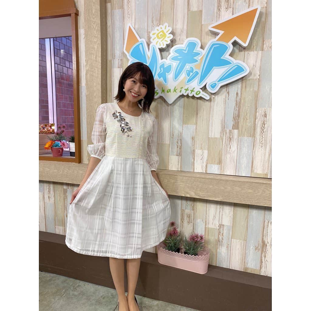 小尾渚沙さんのインスタグラム写真 - (小尾渚沙Instagram)「令和３年３月３日ですね🌸 今朝も『シャキット！』をご覧頂きありがとうございました✨ . ワンピースは @cherryann_official です✨ 袖がシースルーで可愛い💕 . 昨日の春の嵐から一転、今日は気持ちの良い青空ですね〜☀️ しかし気温はぐっと下がるようです😭 午後もご自愛下さい💕✨ . . . #cherryann #ワンピース #ワンピース好き #女子アナコーデ #アナウンサー #女子アナ #シャキット #チバテレ #tvk #テレ玉 #ショートヘア  #ショート女子 #ボブ #ボブヘアー #ボブヘア #外ハネボブ #春 #ご自愛ください #シースルーワンピース  #fashion #japan #followｍe #instafashion  #ひなまつり #フリーアナウンサー  #小尾渚沙」3月3日 14時14分 - obi_nagisa