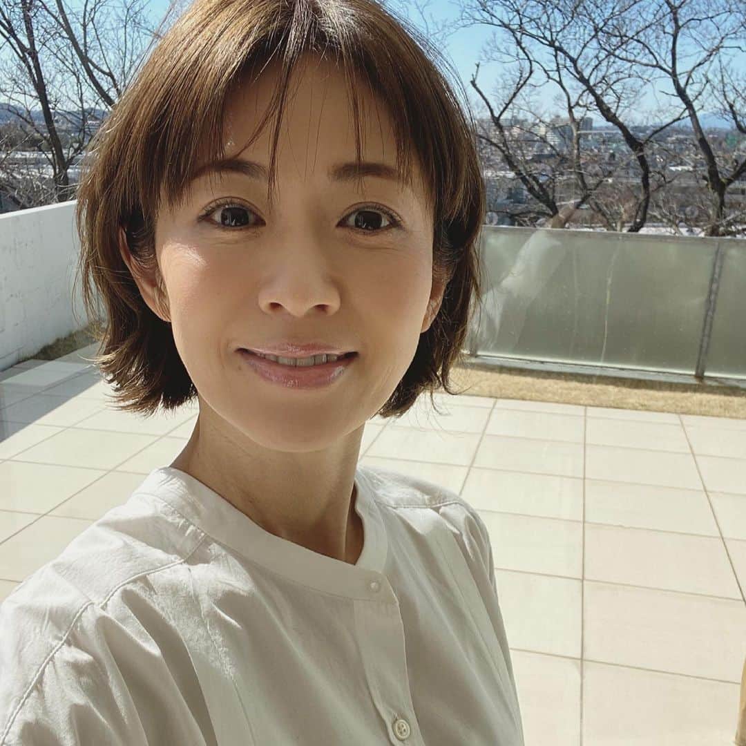 畑野ひろ子のインスタグラム：「遠くに富士山も見えて気持ちのいいスタジオ📷」