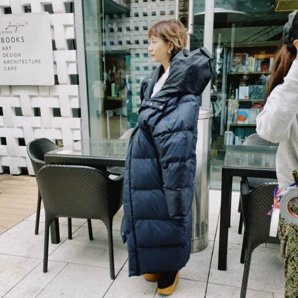 伊藤千晃さんのインスタグラム写真 - (伊藤千晃Instagram)「スタッフさんの用意してくれたロケジャンが温かい♡﻿ こうした気遣いが有難い。嬉しいな☺️﻿ ﻿ これで寒くても撮影頑張れそう。 ﻿ ﻿ #スタイルブック﻿ #だんだん出来上がってます﻿」3月3日 16時19分 - kikichiaki