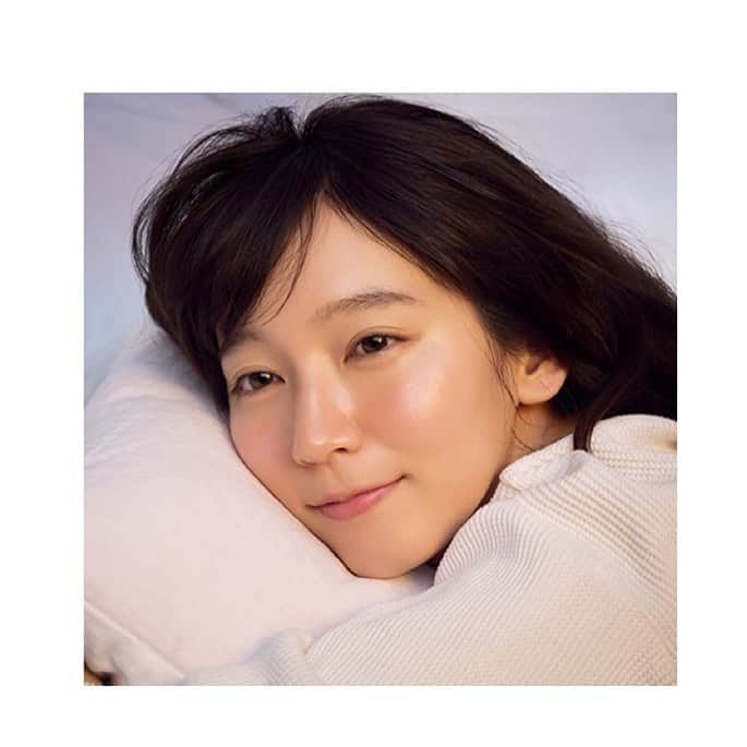 吉岡里帆さんのインスタグラム写真 - (吉岡里帆Instagram)「本日20時30分より、 "みずクリーム"先行発売記念イベントとしてTwitterでスペシャルライブを配信します！  皆様と日頃のお肌の悩みや、お気に入りのスキンケアのお話などしていけたらなと思っています。 「つや玉」のあるお肌を目指して！  以下のリンクでお待ちしております* ੈ✩‧₊˚  https://mobile.twitter.com/i/events/1364596880584314893  #つや玉相談室 #みずクリーム　#資生堂　#先行発売記念イベント #新発売　#肌　#スキンケア」3月3日 16時31分 - riho_yoshioka