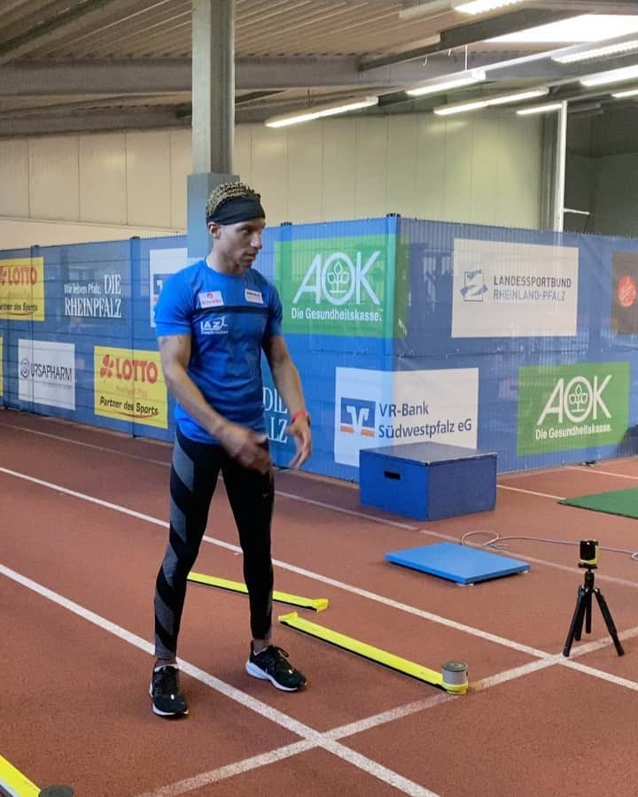 ラファエル・ホルツデッペのインスタグラム：「Explosive Power measurement. It‘s been a while since I‘ve been last tested this way.   @lsb.rlp  @schroeder_fleischwaren  @lotto_rlp」