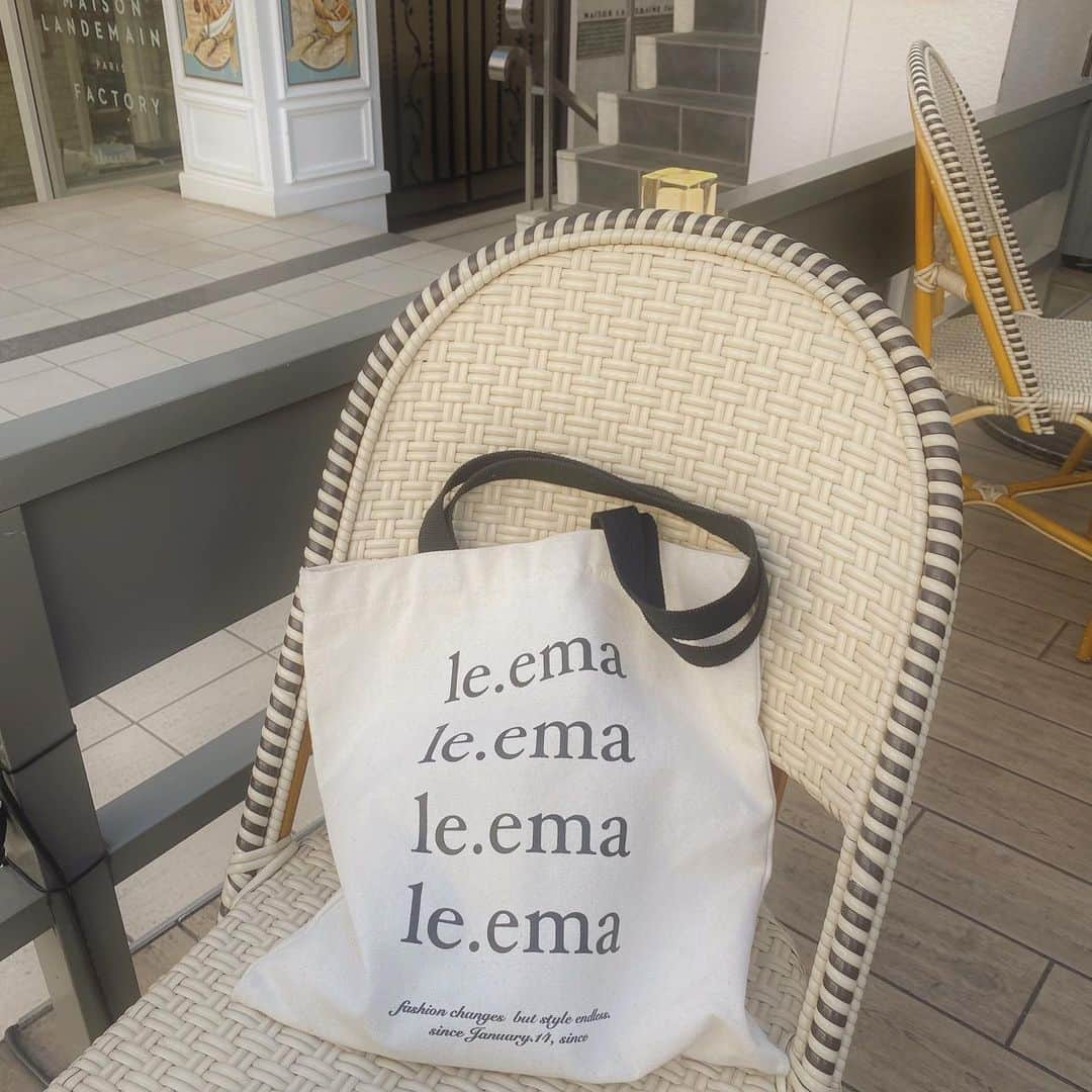 よねいはるかさんのインスタグラム写真 - (よねいはるかInstagram)「l'e.ema 1st edition totebag   待望の期間限定で再販してます！ 予約受付中➰❤︎ 5日迄だよー🏃🏻  #Le_ema #トートバッグ」3月3日 20時30分 - rabbit____2