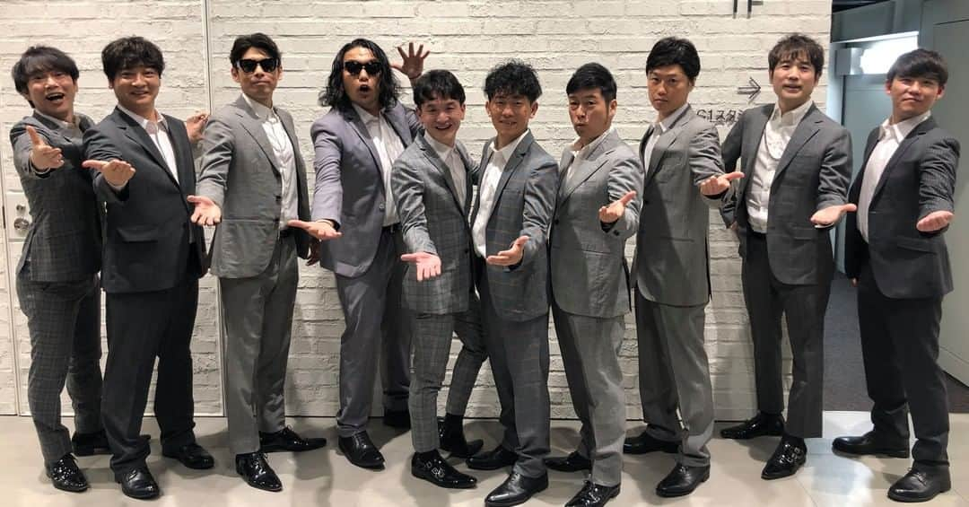 ゴスペラーズ【公式】さんのインスタグラム写真 - (ゴスペラーズ【公式】Instagram)「本日の #日本テレビ「#有吉の壁」ご覧頂きましたか？🎤🎤🎤🎤🎤  ご本人登場選手権で #ゴスペラーズ がシークレット出演！ モノマネしてくださった  #見取り図 さん (@morishimc )(@mtrzlily )  #ジャングルポケット さん (@saito_janpoke )(@hirohisaota )(@poket1202 )  とご一緒に📸 ありがとうございました！！」3月3日 20時37分 - the_gospellers_official