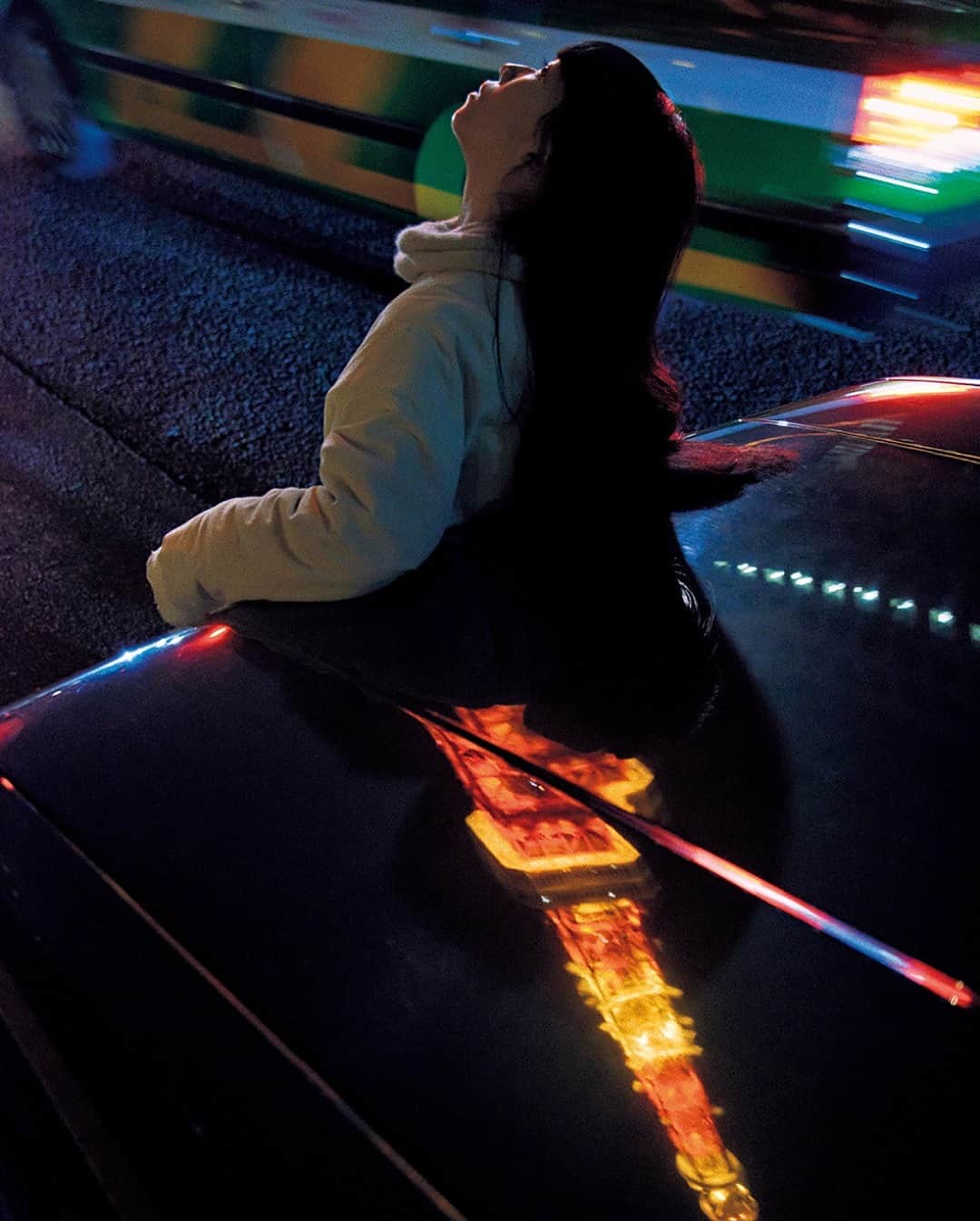 &Premium [&Premium] magazine.さんのインスタグラム写真 - (&Premium [&Premium] magazine.Instagram)「青葉市子さん（@ichikoaoba）が東京タワーを見て思い浮かべるのは、17歳の頃、夜行バスの中から見た景色。 最新号「心が動く、言葉の力」発売中です。（→p.65） photo：Kodai Kobayashi #andpremium #アンドプレミアム #心が動く言葉の力 #inspiringwords #名言 #青葉市子 #小林光大 #Choe #東京タワー」3月3日 21時01分 - and_premium