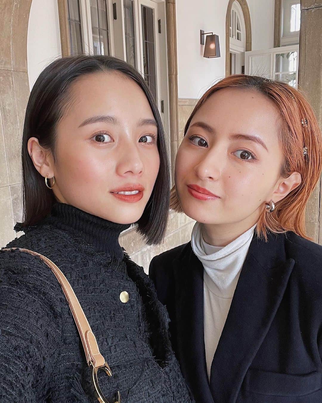 のインスタグラム：「ボブがお揃いになった♡ 似合いすぎるんだよな〜👩🏻 2ndスタイルブック発売もおめでとう🌷 . #friends #selfie #bobhair #bobgirl #hairstyle #haircolor  #ボブ #ボブヘアー #友達 #自撮り#ボブ女子 #ヘアスタイル #女の子 #またディズニー行こうね」
