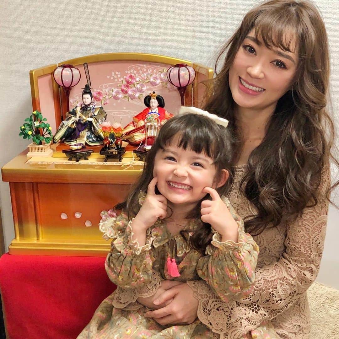 舟橋菜々さんのインスタグラム写真 - (舟橋菜々Instagram)「毎年記念に撮っている母娘ひな祭りショット🎎 3歳→2歳→1歳→0歳… 大きくなったなぁ👏🏻😭💖 これから先もずっとずっと、健やかに、幸せに過ごせますように🍀🌸🍀🌸 #dollsfestival#japan#mother#daughter#memories#happy#cute#smile#love#ひな祭り#雛人形#ママ#娘#3歳#育児#子育て#親バカ部#ベビフル#ママリ」3月3日 21時40分 - wombatnana