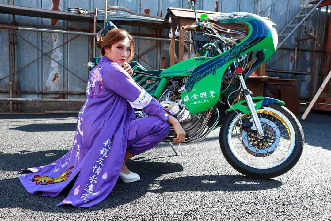 REIKAさんのインスタグラム写真 - (REIKAInstagram)「. . 🏍💨🏍💨🏍💨 . . 【Youtube📺REIKA channel🎥】 https://youtube.com/channel/UCzXfRkJOflEmV-uiBYLlsnw  #特攻服 #愛羅武勇 #BRAND撮影会 #藤倉興業 #bikinicompetitor #fitnessmodel #personaltrailer #フィットネスモデル #筋トレ女子 #筋肉女子」3月3日 23時10分 - reika_japan