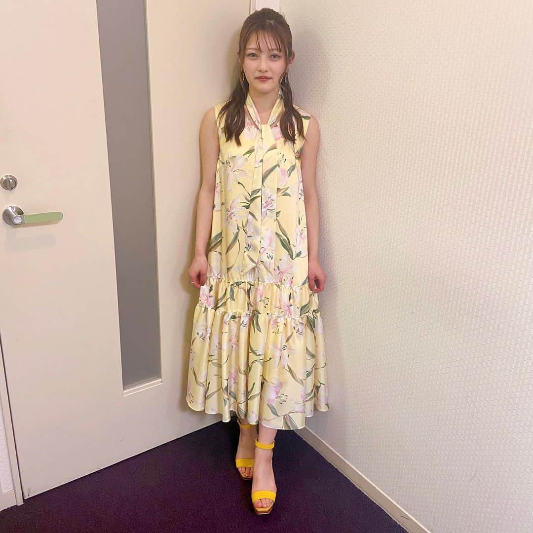 井上咲楽さんのインスタグラム写真 - (井上咲楽Instagram)「衣装 @graceclassofficial  アクセサリー　@starjewelry_press  サンダル　@dianashoespress  . です！おとなっぽい衣装、きらっとアクセサリーとっても嬉しい気持ちになりました✨ . 写真集の発売もお楽しみに。。。！」3月3日 23時39分 - bling2sakura