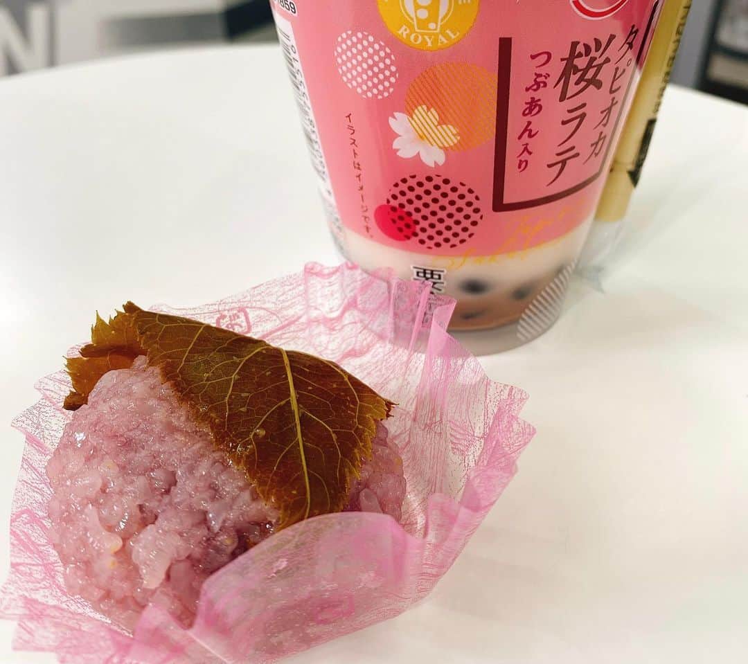 檜山沙耶さんのインスタグラム写真 - (檜山沙耶Instagram)「3/3は女の子の厄除け、健やかな成長と健康祈願のお祝いの日。 ひな祭りを番組で楽しみました♪  #ひな祭り」3月3日 23時41分 - sayahiyama