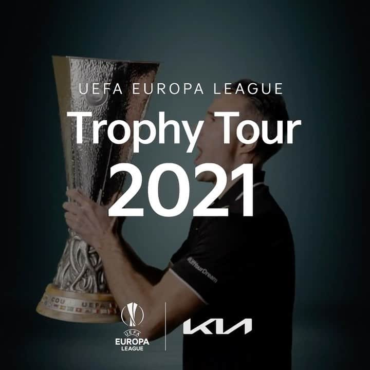 ロビン・ファン・ペルシのインスタグラム：「Something we all share is having a dream. I achieved mine when I won the UEFA Europa League – now it’s your turn to share yours. Join the Lift Your Dream challenge by lifting an item that inspires you and help level the game for all. #LiftYourDream #UELTrophyTour #Kia #MovementThatInspires」