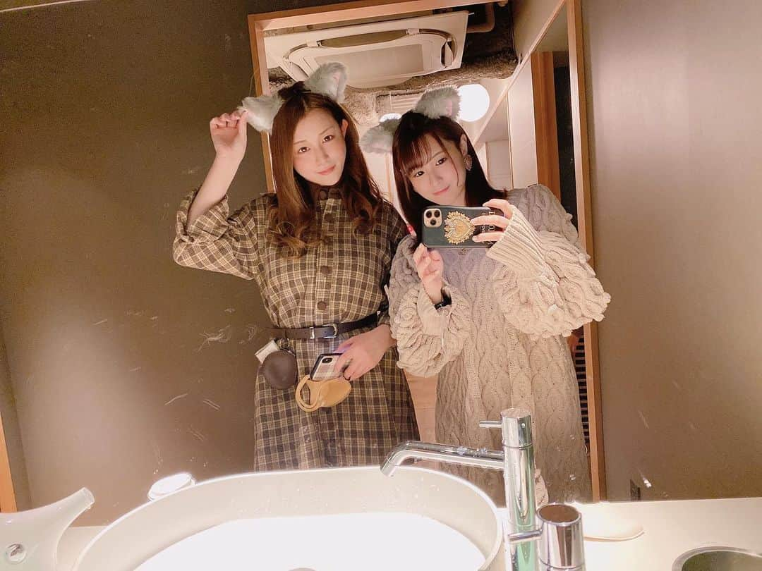 二宮ひかりさんのインスタグラム写真 - (二宮ひかりInstagram)「・ ・ ねむそーな猫ちゃんが多かった( ˊ꒳ˋ ) ᐝ ・ ・ ・ ・ #セクシー女優 #二宮ひかり #にのひー #ちっぱい #貧乳 #手のひらサイズ #アタッカーズ専属 #アタッカーズ #猫カフェ  #猫カフェmocha  #猫耳  #耳の日」3月4日 1時17分 - hikari_ninomiya_