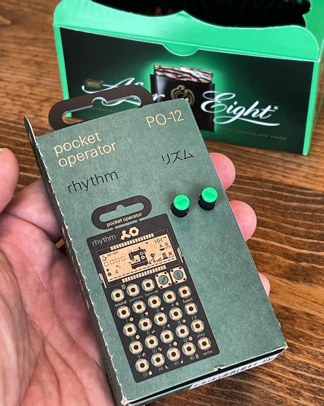 井手大介のインスタグラム：「結局また買った。#teenageengineering #po12 #drummachine #ドラムマシン #チョコミント #aftereight」