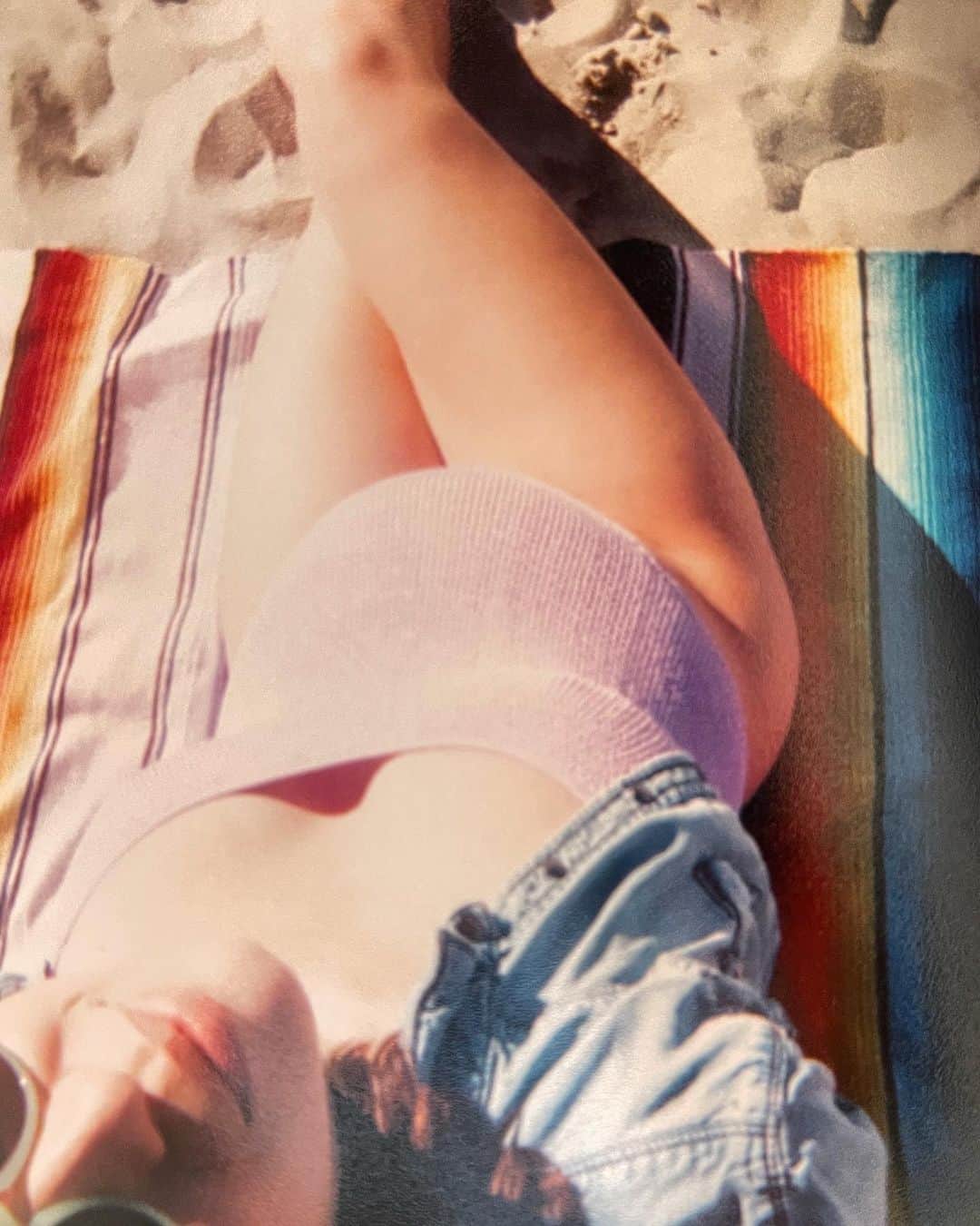 Livのインスタグラム：「I got a juicy butt and thighs, thanks baby」