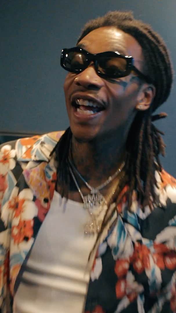 ウィズ・カリファのインスタグラム：「@mcqueenvioletfog @thekhalifakush @taylorgang @24hrs」