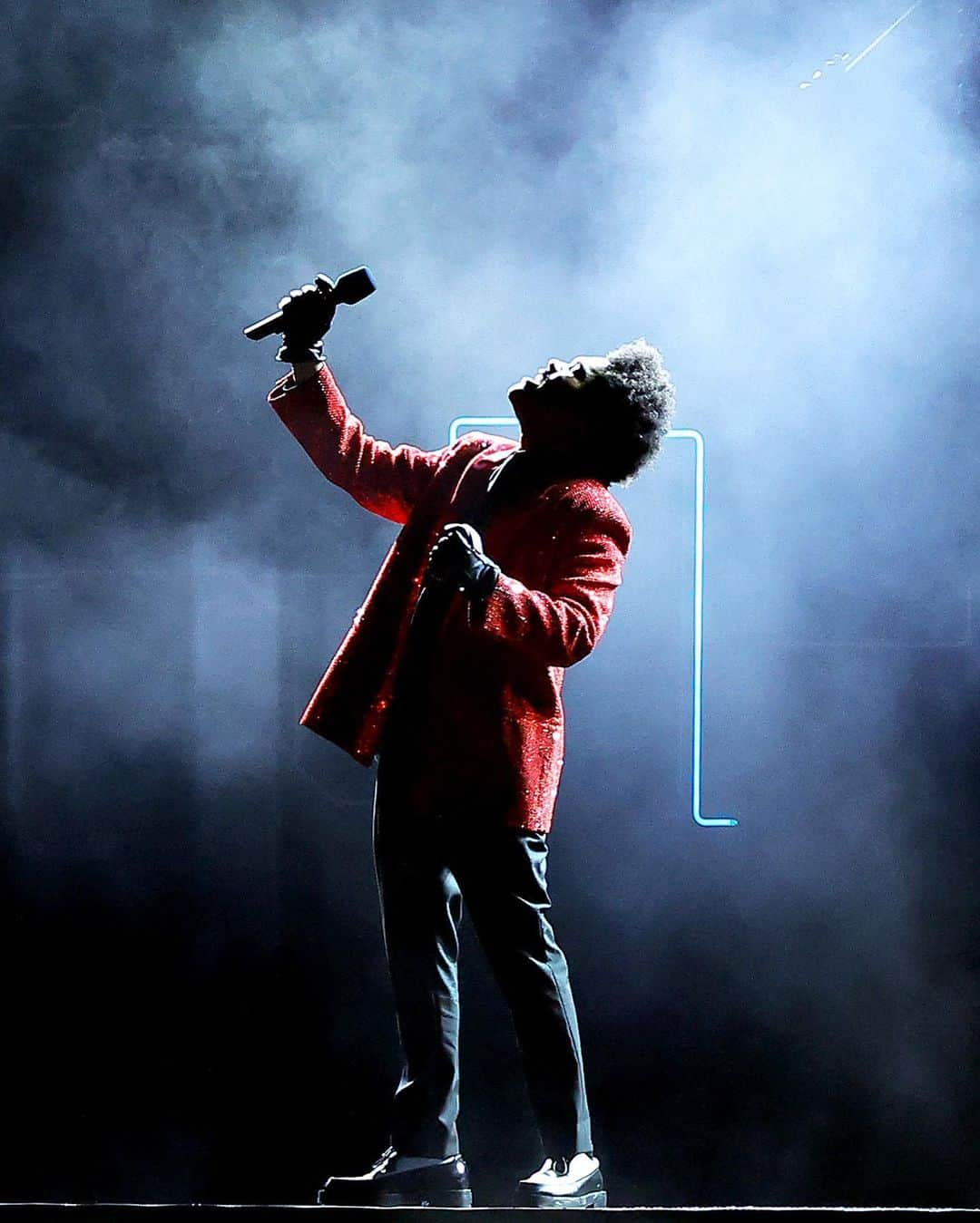 Just Jaredさんのインスタグラム写真 - (Just JaredInstagram)「@theweeknd performed his greatest hits during the Super Bowl Halftime Show tonight! What did you think of the performance? Tap this photo at the LINK IN BIO to watch now! #TheWeeknd #SuperBowl #SuperBowlLV Photos: Getty」2月8日 11時03分 - justjared