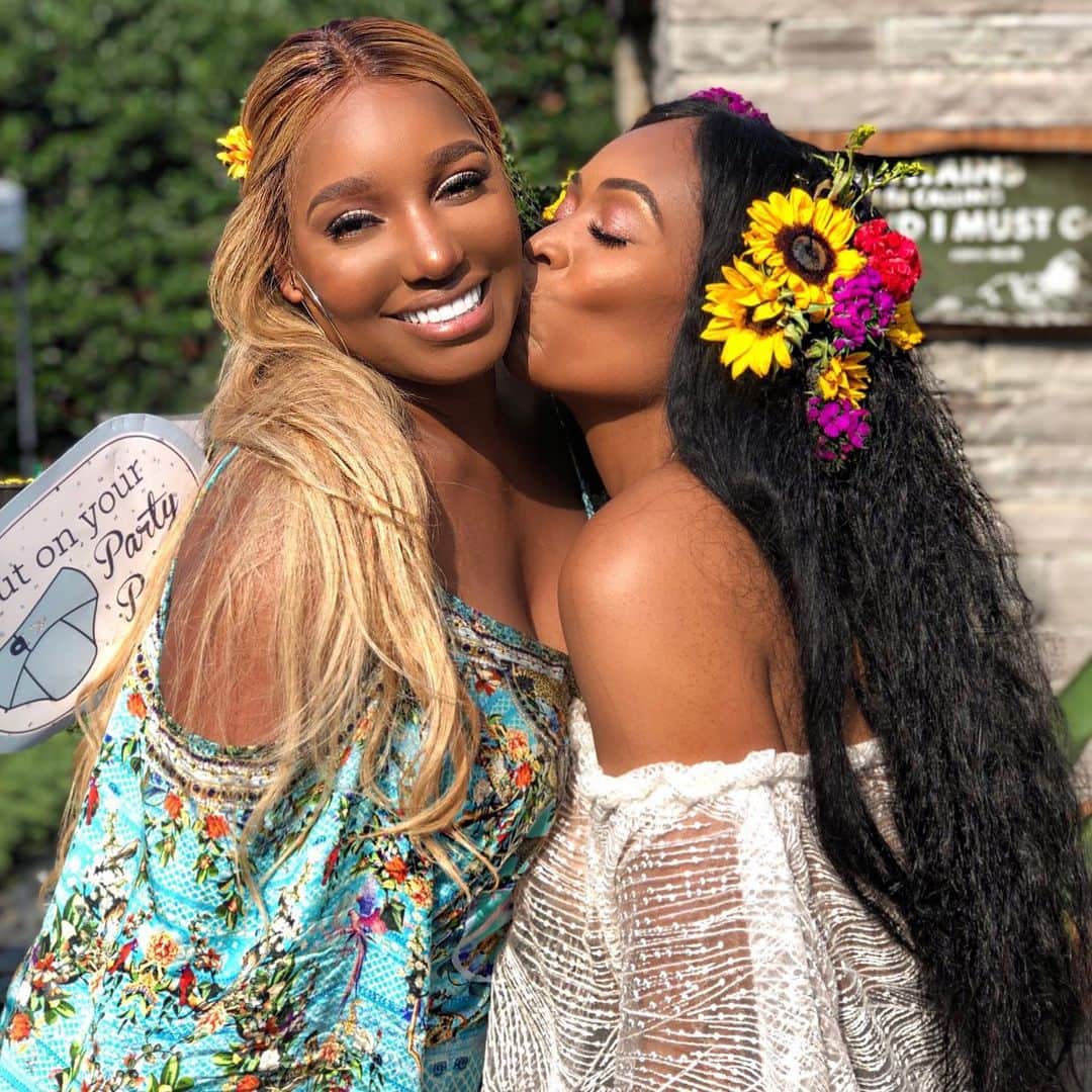ネネ・リークスのインスタグラム：「Lawd knows they have tried our friendship hunni but them real real conversations, Whew Chile they can’t do nutin wit dat😭Happy Birthday Marlo @marlohampton I know you somewhere dripping in fashion wit 10 mask on 😂😂😂」