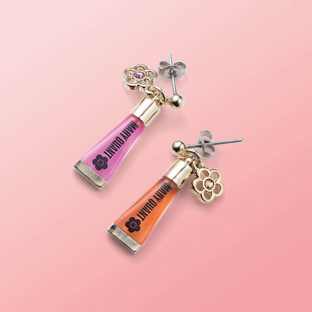 MARY QUANT officialのインスタグラム：「#リップチャットピアス - #MARYQUANT #2021SPRING #NEWITEMS #FASHION #EARRINGS - #マリークヮント #リップチャット #ピアス #アクセサリー #春アクセサリー #春アクセ」