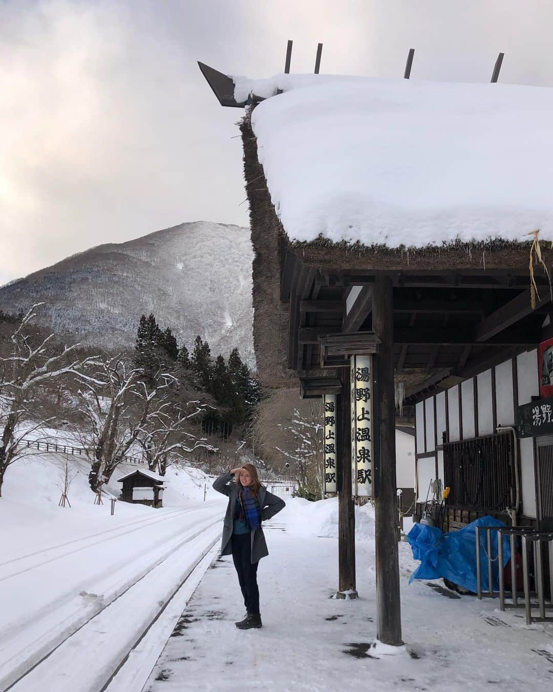 Rediscover Fukushimaさんのインスタグラム写真 - (Rediscover FukushimaInstagram)「Does this look like a cold station? Check picture # 2 ! ♨️🥰 It’s actually super warm!  As one of only two thatched roof train stations in Japan, this is truly a special place.   Also there is a foot bath at the station so you can warm up as you wait for your train. How clever is that?😆♨️ It is really awesome on a cold day like this!!  It was so nice to revisit this lovely station. I even bought a snack at the old fashioned store inside. Dried persimmons!! My favorite. 😍  Would you visit this station? 🤔✨  For more check our Facebook page: “Travel Fukushima Japan“  or our website: https://fukushima.travel/destination/yunokami-onsen-station/50   🏷 ( #onsen #trains #station #yunokamionsen #oldjapan #historicjapan #japanesehistory #rails #railways #onsenjapan #Japan #Fukushima #VisitFukushima #Japan #Japanese #rusticjapan #湯野上温泉　#福島 #福島の旅　#japanphoto #japanphotos #JapaneseAesthetic #travelbyrail #ghibliesque #japow #snow #japansnow #snowjapan #snowyjapan #onsen #footonsen )」2月8日 11時21分 - rediscoverfukushima
