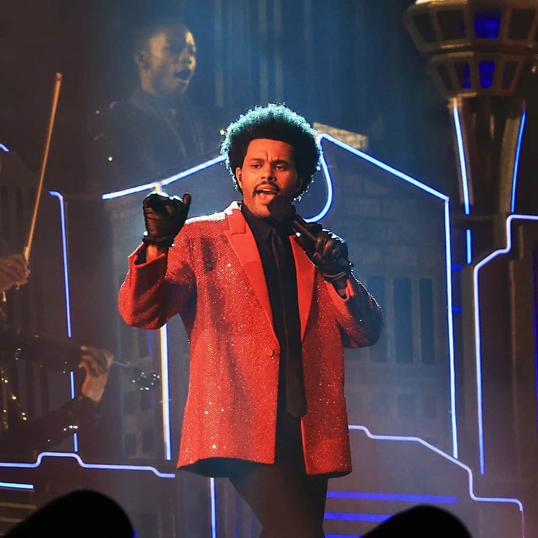 Good Morning Americaさんのインスタグラム写真 - (Good Morning AmericaInstagram)「@theweeknd’s #SuperBowl #halftime show featured some of his top hit songs, including “The Hills” and “I Feel It Coming.” Comment below with your thoughts on the performance! SEE LINK IN BIO FOR STORY.」2月8日 11時22分 - goodmorningamerica