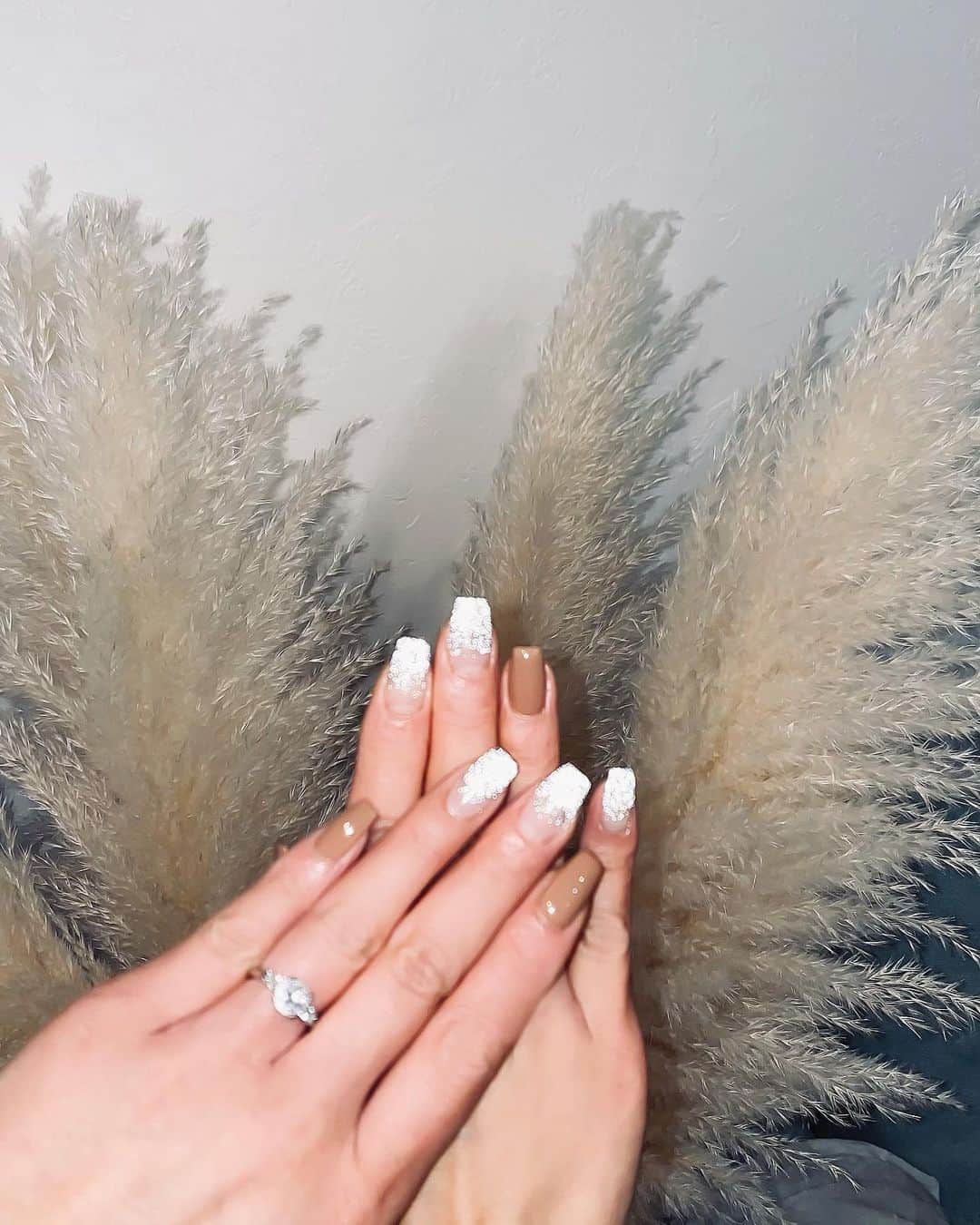 谷口紗耶香のインスタグラム：「@___cotono  #newnail チップで長さ出して、#フラッシュネイル　 してもらった💎  上手すぎる〜♡ nail綺麗やとホンマに気分が違う♡」
