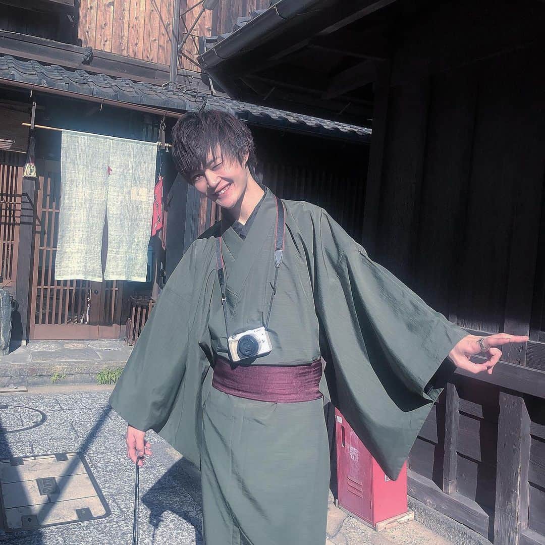 のインスタグラム：「happy birthday🎂！ 2月8日で23歳になったそうです😶 去年はまだコロナも流行ってなくて 私と那月の誕生日も近いってこともあり、 2人の誕生日旅行で温泉行ったけど、 今年はランチだけしてきました🥺 来年の誕生日はまた温泉行きたいな🌀」