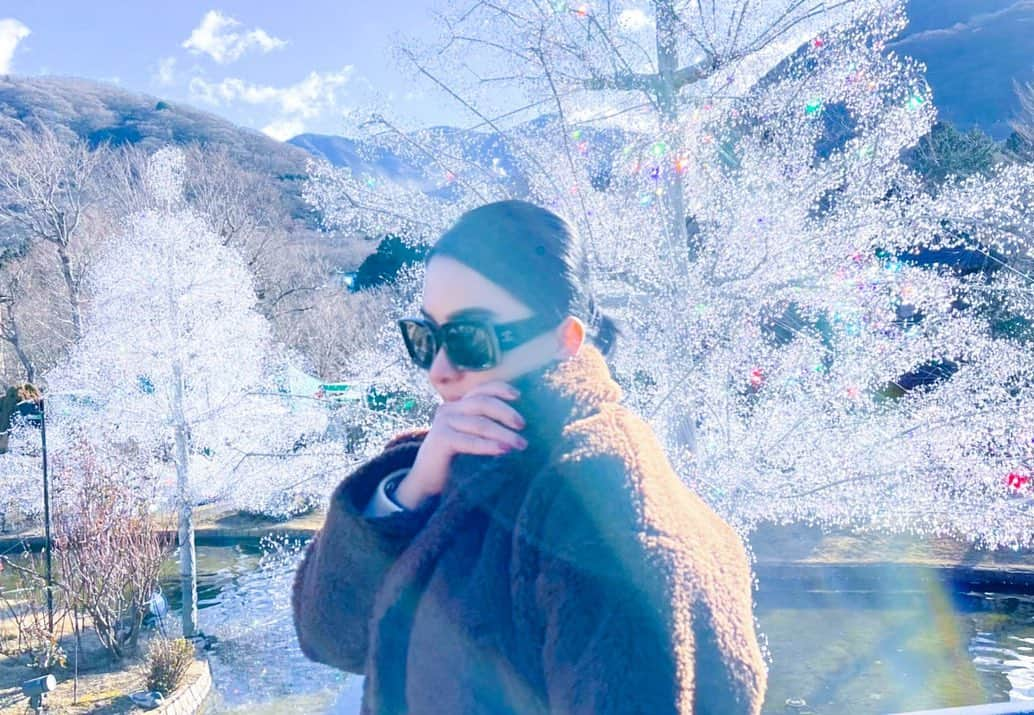 Syahriniさんのインスタグラム写真 - (SyahriniInstagram)「•  The Way I Look Like The Coffee On A Monday Morning !  ________________𝓢𝓨𝓡____________  #PrincesSyahrini #Winter_February2021 #Japan」2月8日 11時39分 - princessyahrini