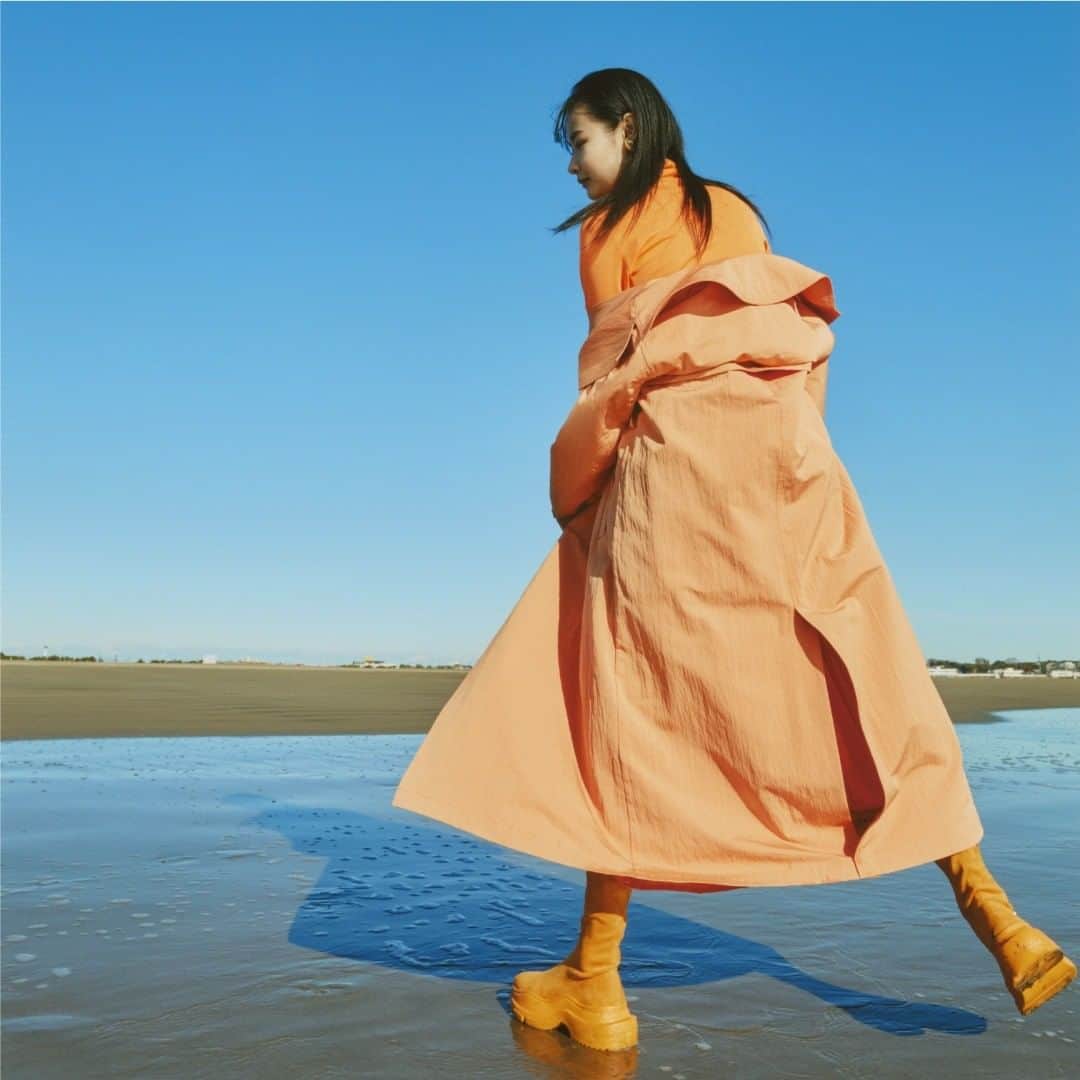 ルミネ公式のインスタグラム：「“IT'S NEW” WEEK 2021 S/S YOUR COLOR 2.1 MON-2.24 WED  人それぞれの個性=カラー。世の中を鮮やかに彩るファッションのカラー。 それぞれのカラーを尊重し合って、繋がって、みんなで生きる。  2021年は晴れやかな気持ちで、鮮やかに生きたい。  新しい時代が色彩豊かで、人間らしい心の豊かさを大切にする時代になることを祈って。  Creative direction & Fashion direction @takuyachiba Creative direction & Art direction @yagonaonori  Photo @picpicpiczo Styling @keikohitotsuyama Hair @yukoaoi Make-up @naomi_t_dakuzaku Producer @satorukomura @shunya_watanabe  Production @thousand_inc」