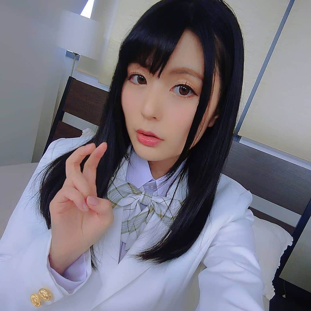 藤波さとりのインスタグラム：「ツイッターで日刊制服コレクションというタグ企画やっておりますのでみなさんチェックしてみてください😊」