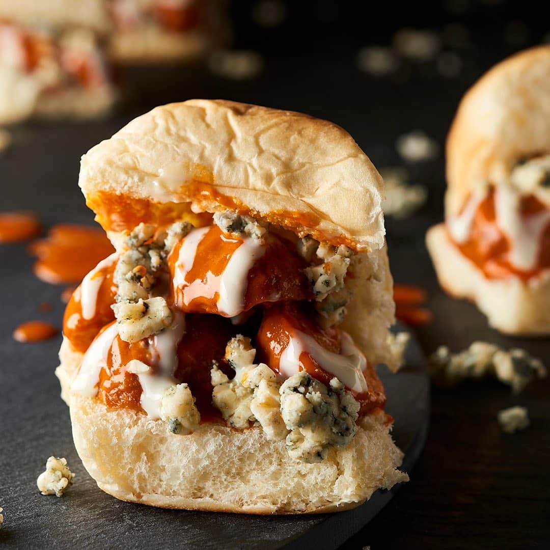 IKEA USAさんのインスタグラム写真 - (IKEA USAInstagram)「Looking for something tasty for the big game? Try these buffalo chicken meatball sliders. Recipe at link in bio.」2月8日 3時08分 - ikeausa