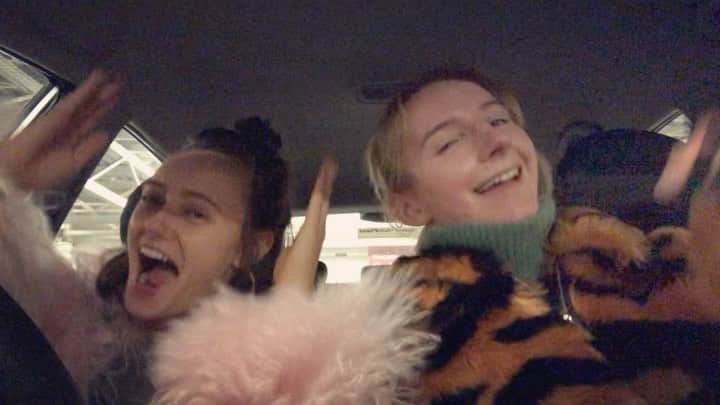 エラ・パーネルのインスタグラム：「This is my wife @totobruin. She is great and weird and quite cool because she does things like this with me no questions asked. I miss ambushing her with spontaneous dance parties. Sigh. Remember dancing? Remember dancing with friendz? Sigh again. I miss my wife.」