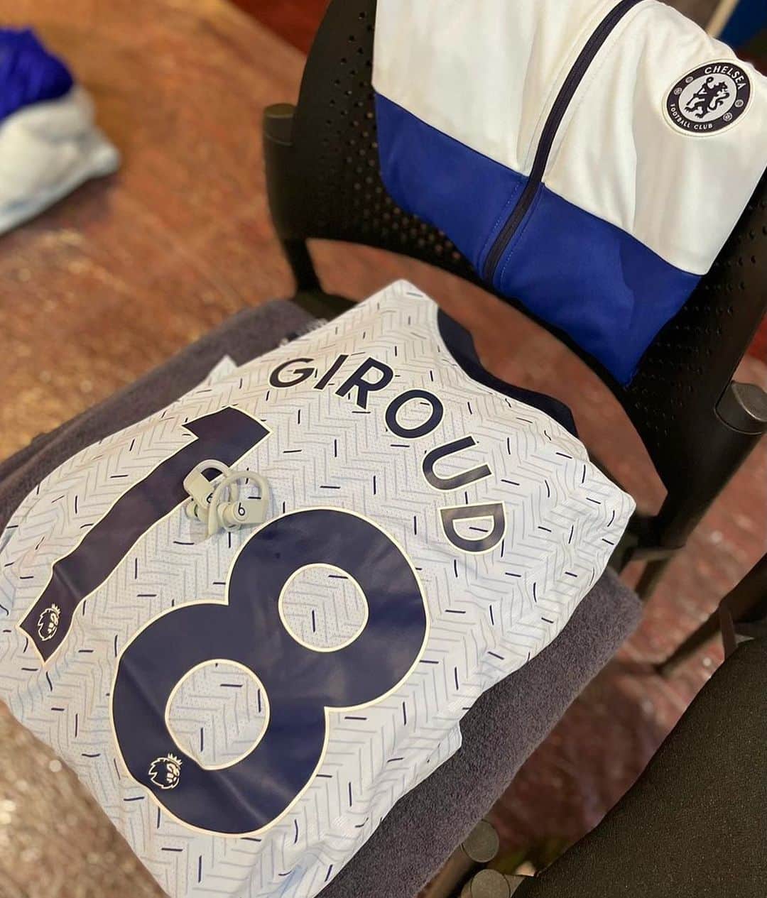 チェルシーFCさんのインスタグラム写真 - (チェルシーFCInstagram)「Giroud starts for the Blues! 🔵👕 #SHUCHE #CFC #Chelsea」2月8日 3時26分 - chelseafc