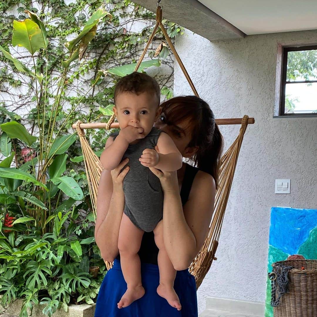 Tainá Müllerのインスタグラム：「Benja na área pra alegrar o domingo ❤️ @titimuller_   #amordetia #nenémforura」
