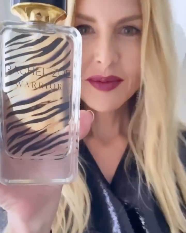 レイチェル・ゾーのインスタグラム：「ALL woman are #WARRIORS.. My mood dictates my scent,  #empowered #instinct #fearless ..either my first step in getting dressed or my final step before I leave ✨ ...how about you? I hope you love my new #fragrances as much as I loved creating them for you . 🙏🏻 All available on @shoprachelzoe  #scentofawoman XoRZ」
