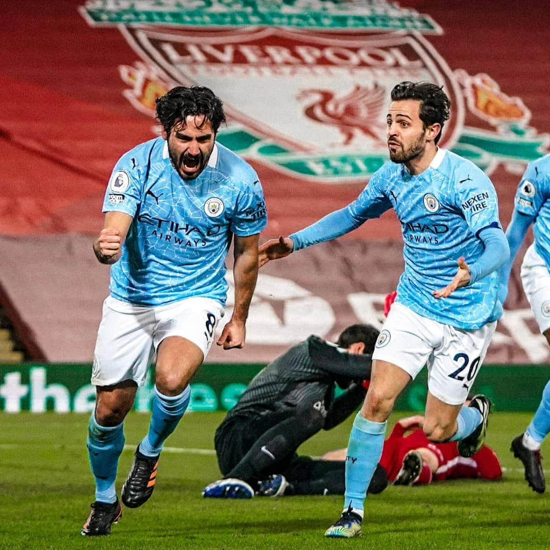 イルカイ・ギュンドアンのインスタグラム：「What a performance, what a night - what a victory at Anfield 🔥🎱 Very proud of the boys! 💙💙💙 @mancity」