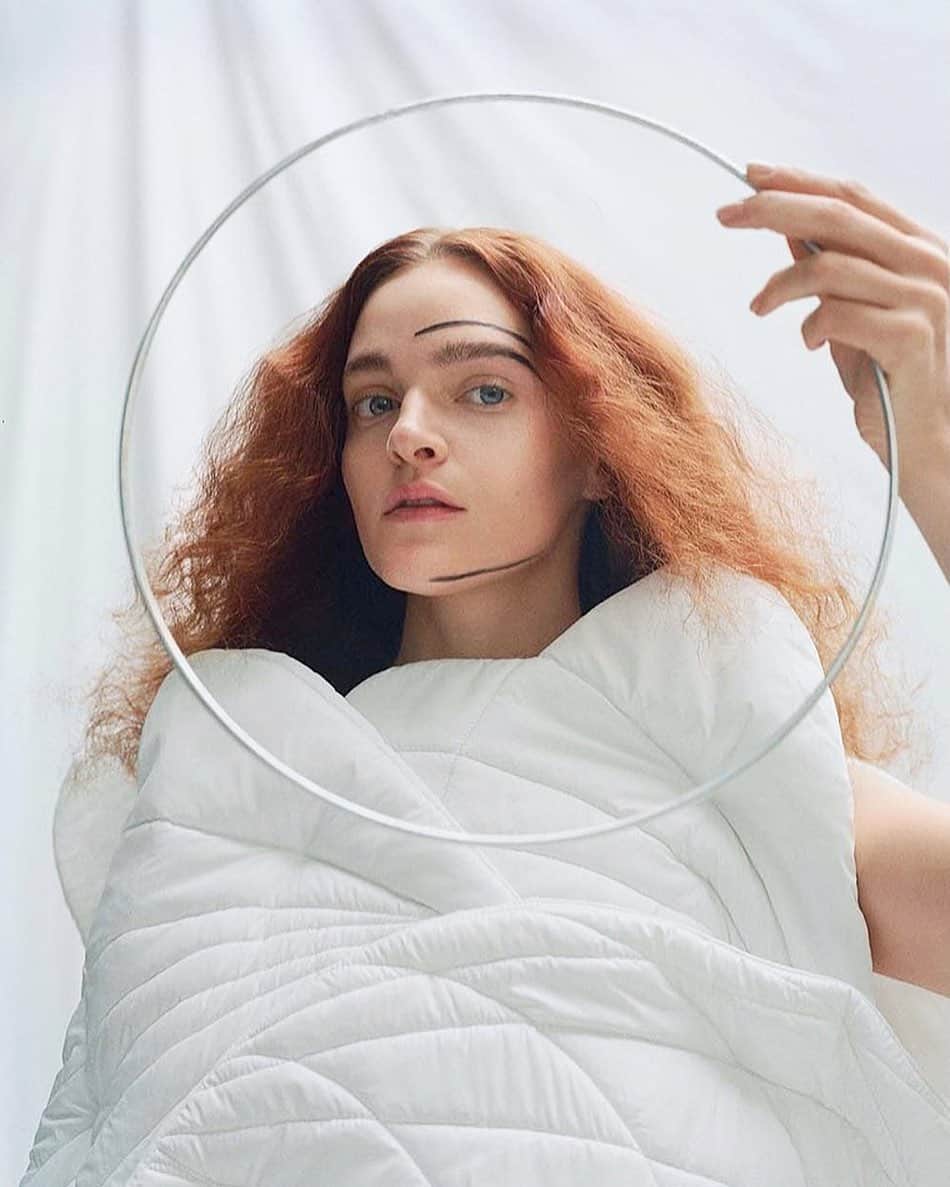 スリーアズフォーのインスタグラム：「Thank you @pusspussmag for featuring @madbrew in @threeasfour ! Styled by : @badnewsbritt photographed by: @oliviamalone hair: @tiago_goya makeup: @homasafar set design: @aligeeze」