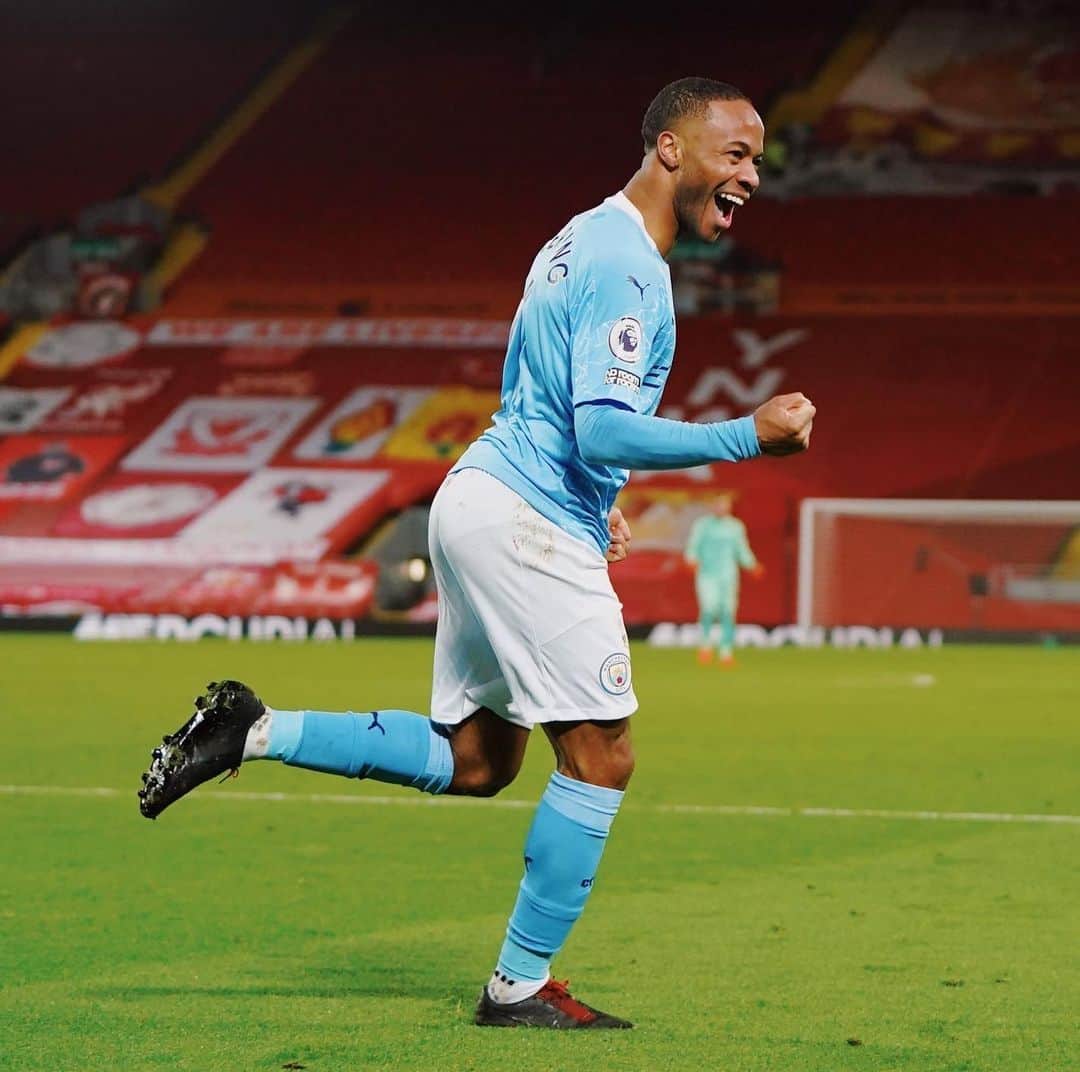 ラヒーム・スターリングのインスタグラム：「You love to see it 💙 Top result but the road is still long ✊🏾」