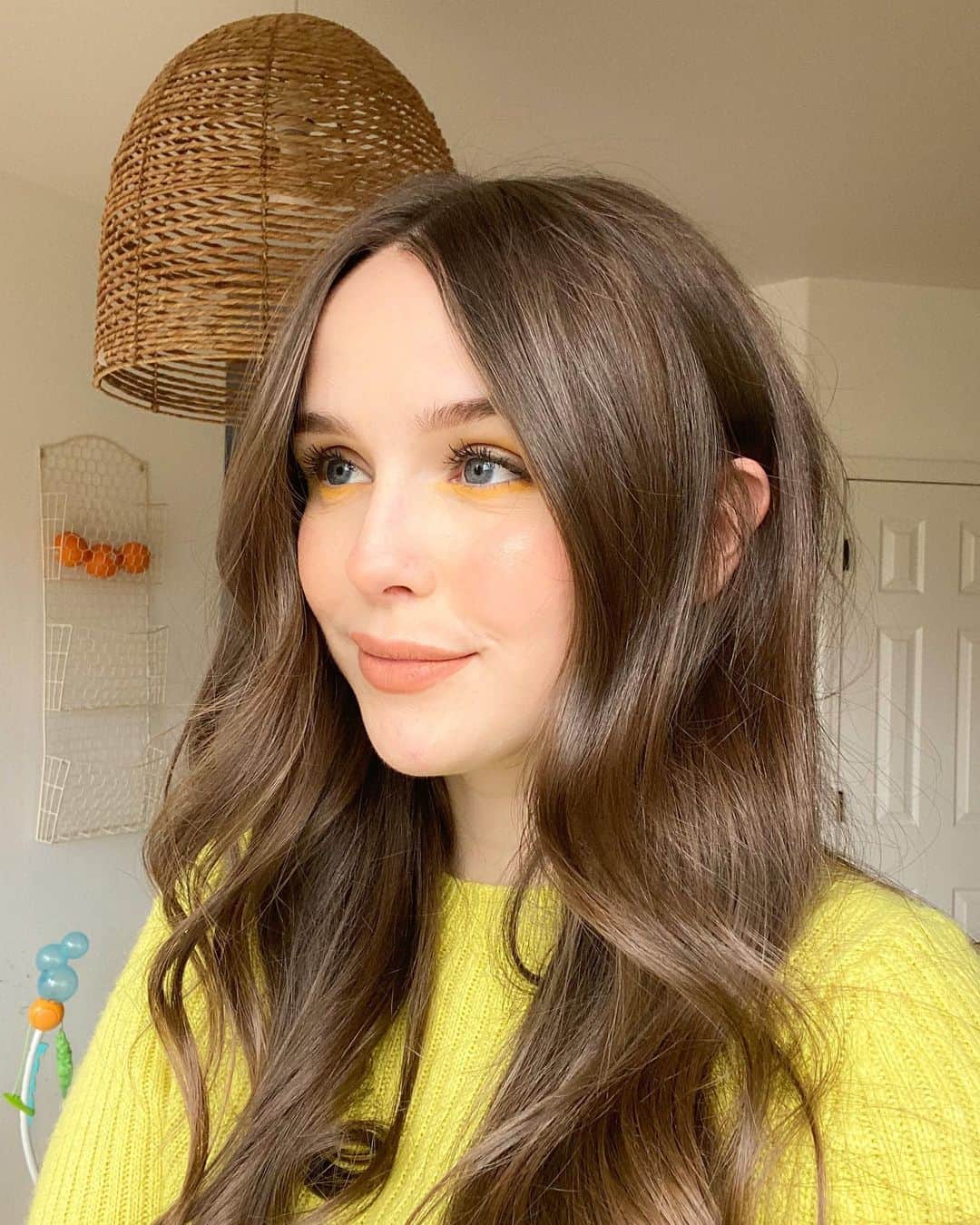 Acacia Brinleyのインスタグラム：「What kind of fairy do you think I’d be? (Pixie hollow fairy types) and what kind do you think you are? 🌸🌞🌈🌪💧🐿🔨❄️」