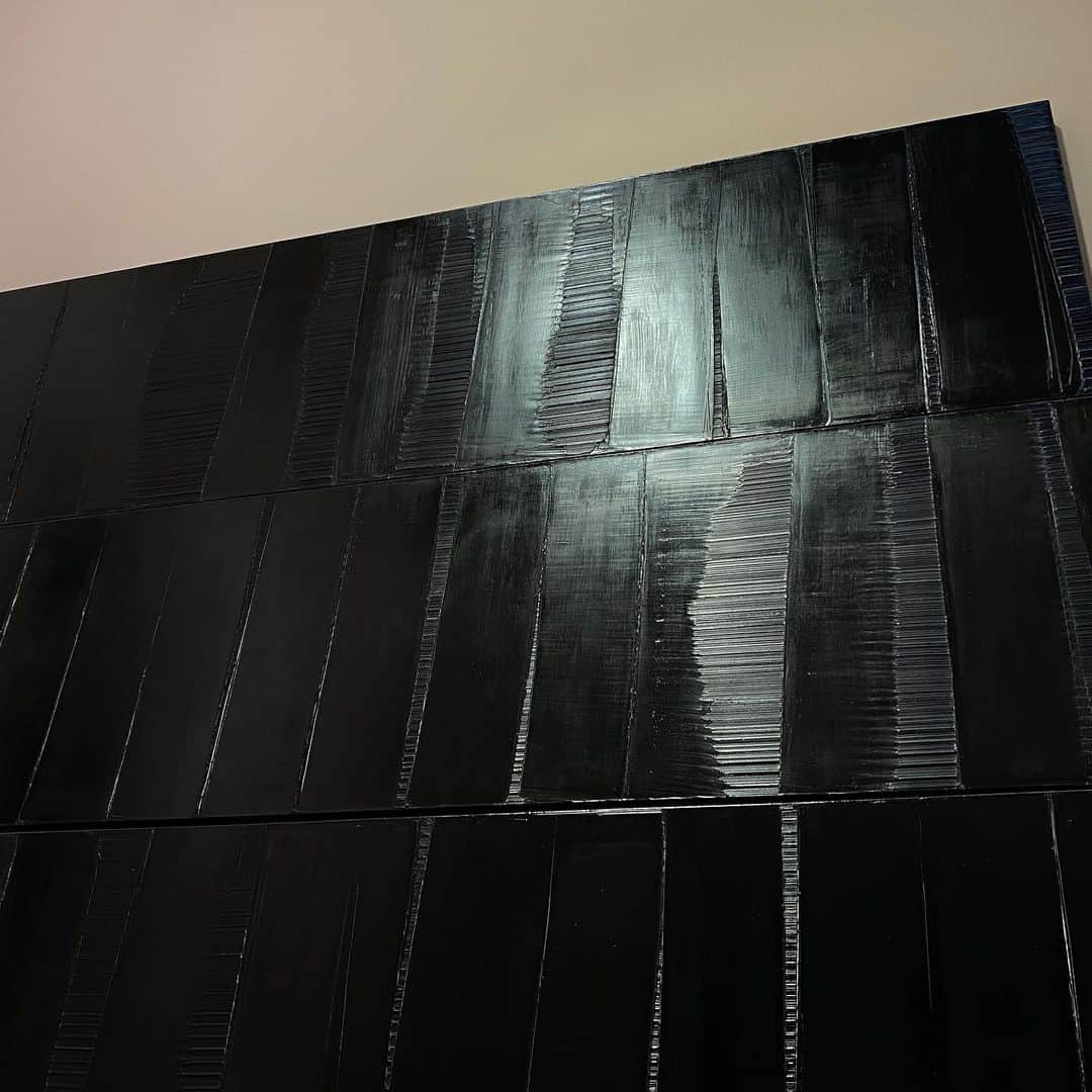 NATALIE LIAOさんのインスタグラム写真 - (NATALIE LIAOInstagram)「Always thinking of this retrospective #PierreSoulages」2月8日 5時01分 - fongminliao
