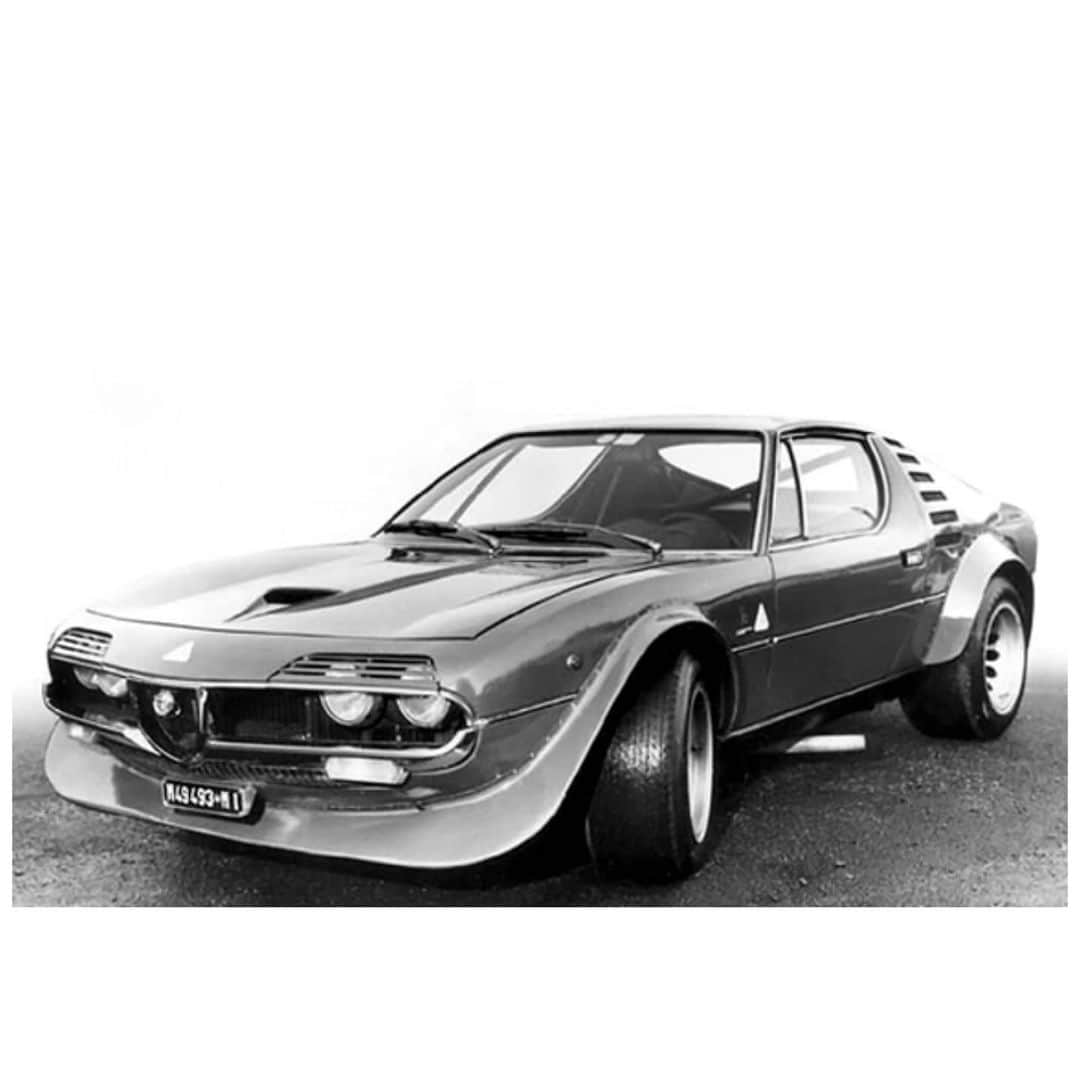 アルテアのインスタグラム：「Altea FW20  Speaking of great things coming from Milano. Alfa Romeo Montreal group 4.  #alteamilano #madeinitaly #italiandesign」