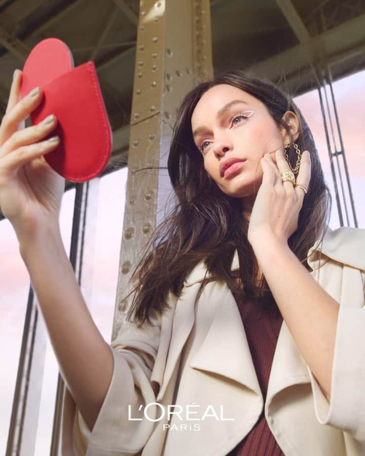 ルマ・グローテのインスタグラム：「Being infallible means nothing can stop you @lorealparis」