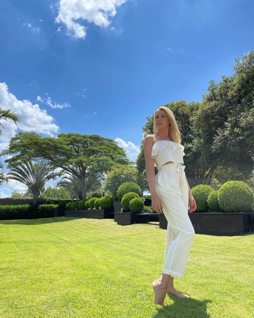のインスタグラム：「Liberdade. Amor. Alegria. Deus! ❤️Que nossos sonhos e desejos se realizem. Esta será a semana mais importante de nossas vidas!!! 🙏🏻 #amor #Deus #liberdade #desejos #vidas」