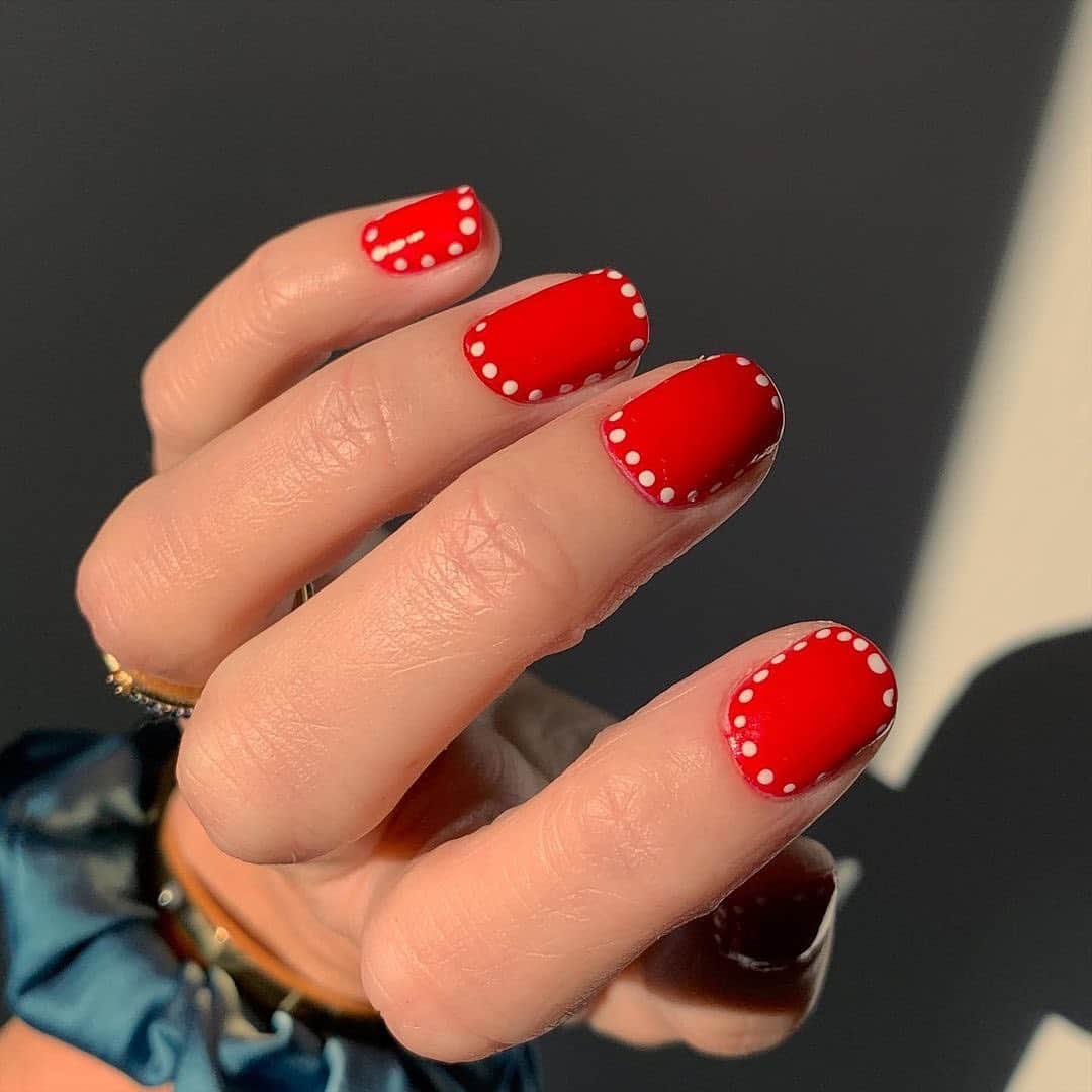 Revlonさんのインスタグラム写真 - (RevlonInstagram)「Who's ready for the big game? We're a fan of matching your polish to your team (or any reason to rock a red nail!) 💅   Some of our current faves in order:  - @lamirinails wears #GelEnvy Polish in Roulette Rush (620) and Sure Thing (510)  - @leo.claws wears #SuperLustrous Nail Enamel in Frankly Scarlet (745) - @claursb wears #SuperLustrous Nail Enamel in Revlon Red (680)  - @kaorhythm_xux wears #SuperLustrous Nail Enamel in Raven Red (721)  - @dehalvesilva wears #SuperLustrous Nail Enamel in Fearless (640)   Who are you rooting for today?」2月8日 6時10分 - revlon